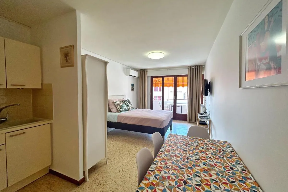 Image 1 of Pleasant studio sea view