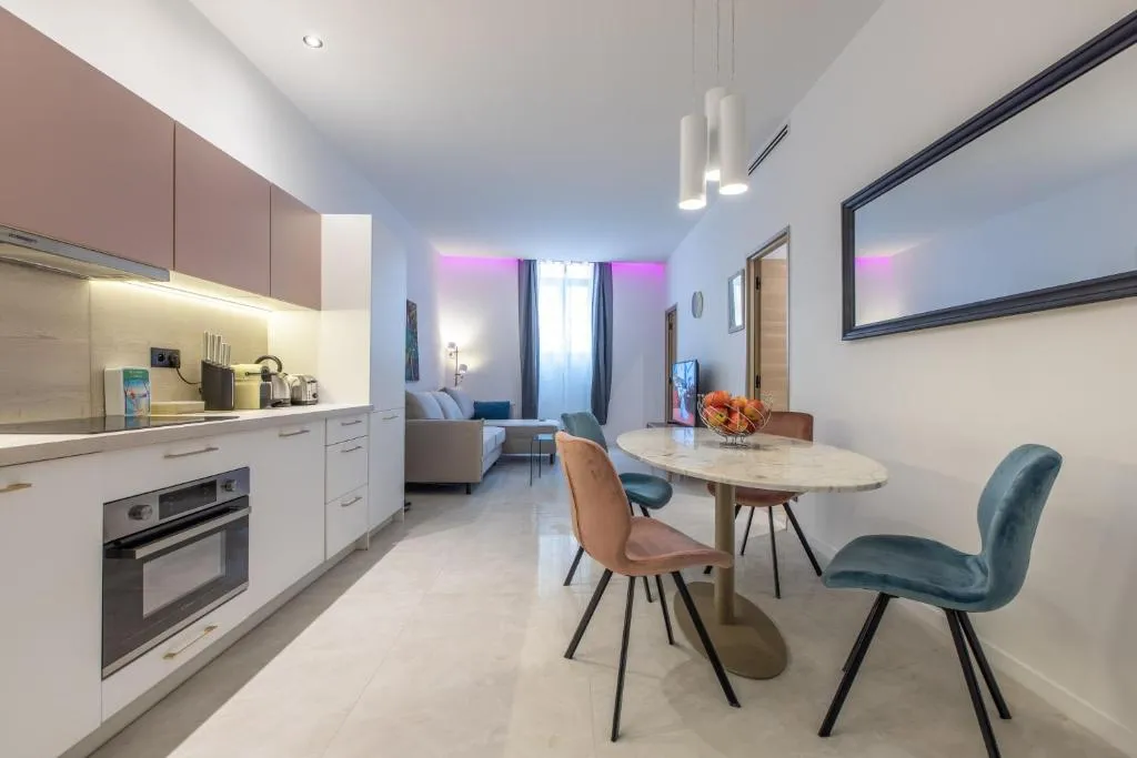 Image 2 of Residence Meynadier – apartments – New – AC – Wifi – Close Beach and Palais – LRA Cannes