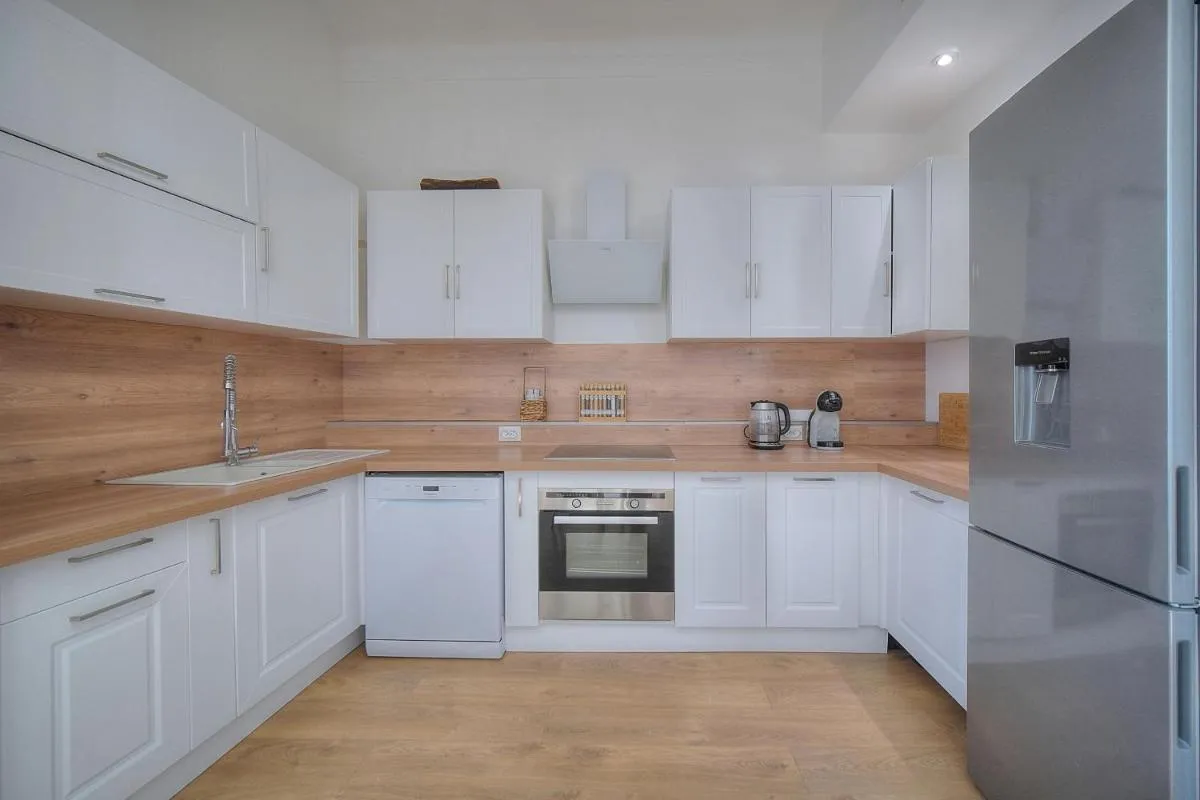 Image 3 of Rez de jardin 3 pièces centre ville