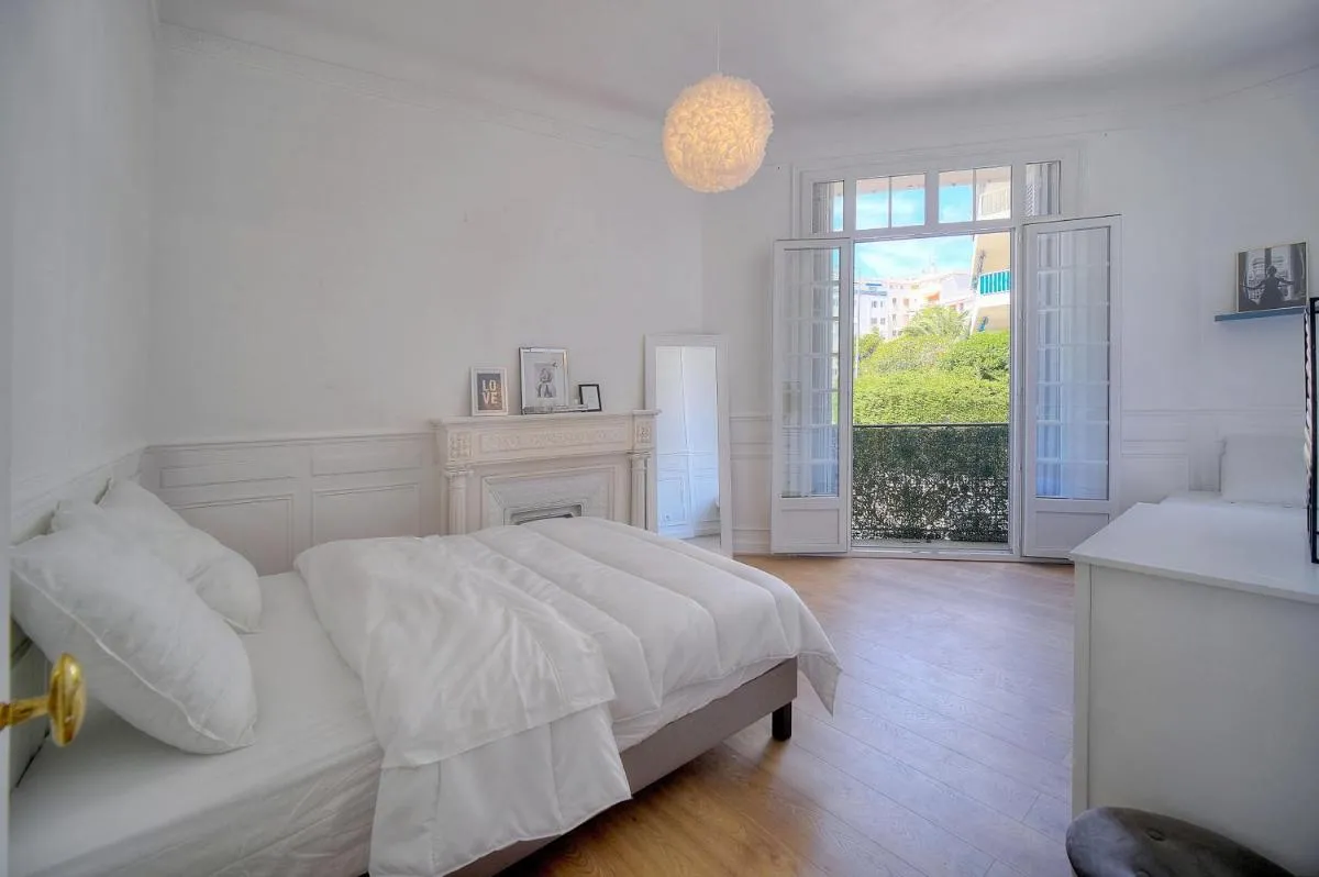 Image 1 of Rez de jardin 3 pièces centre ville