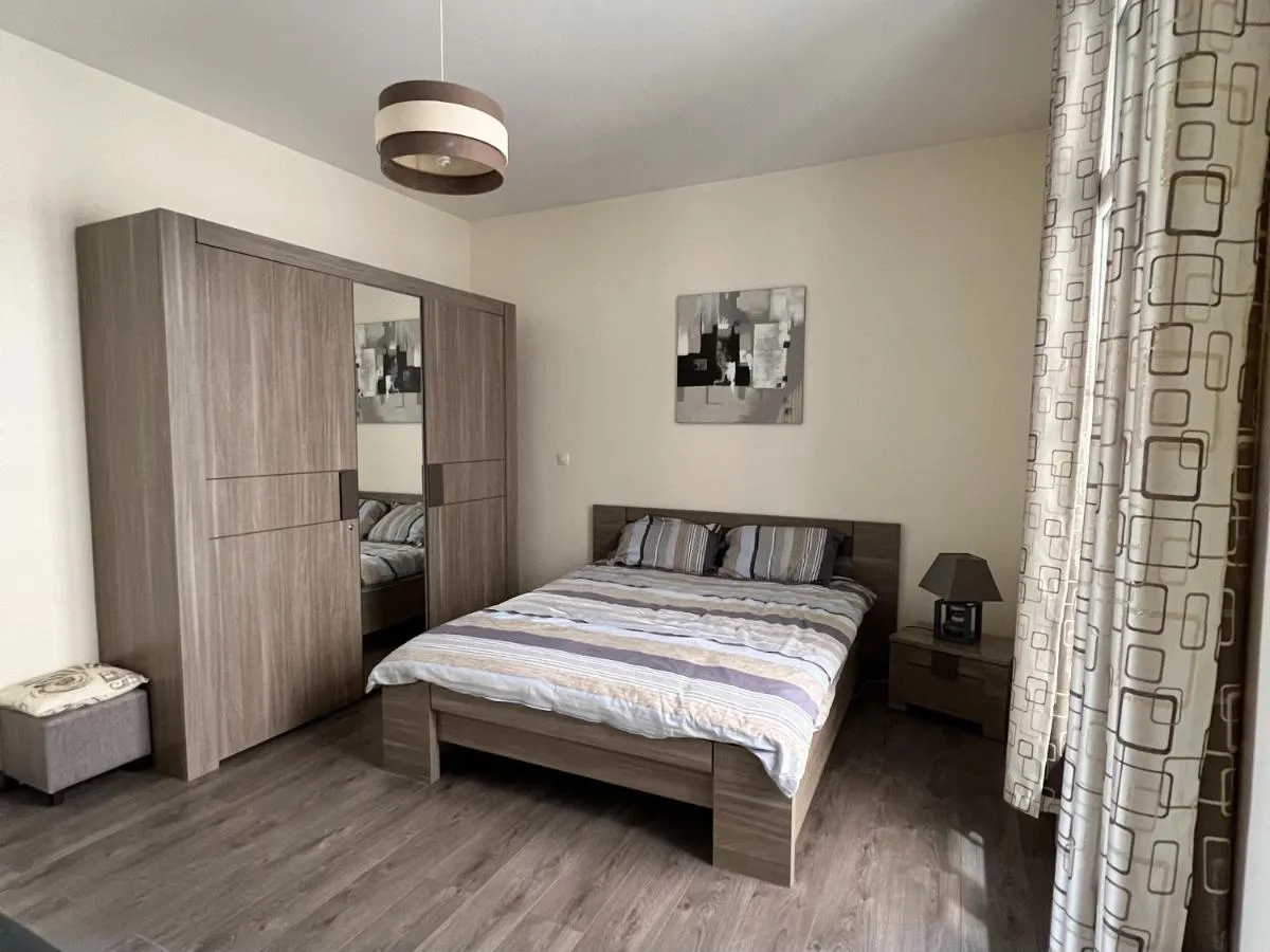 Image 6 of Sci Camille