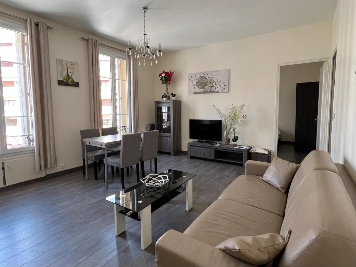 Image 4 of Sci Camille