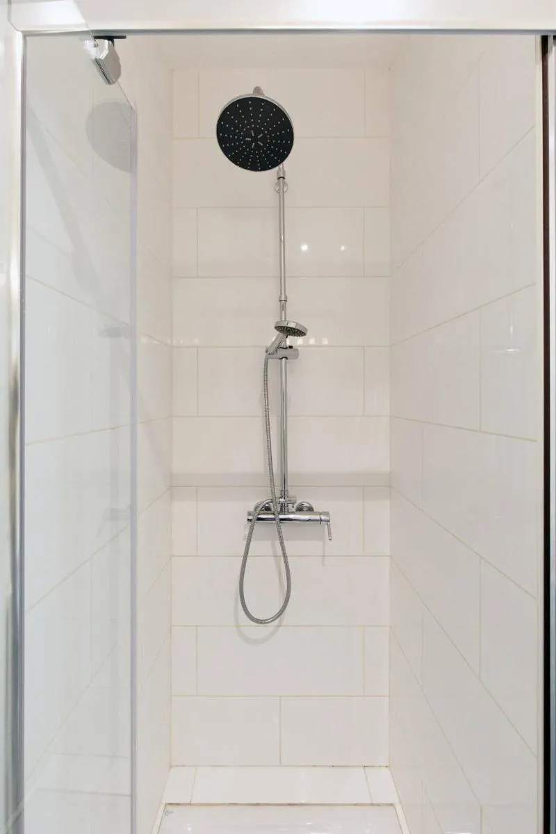 Image 3 of Vagliano Standing Presta