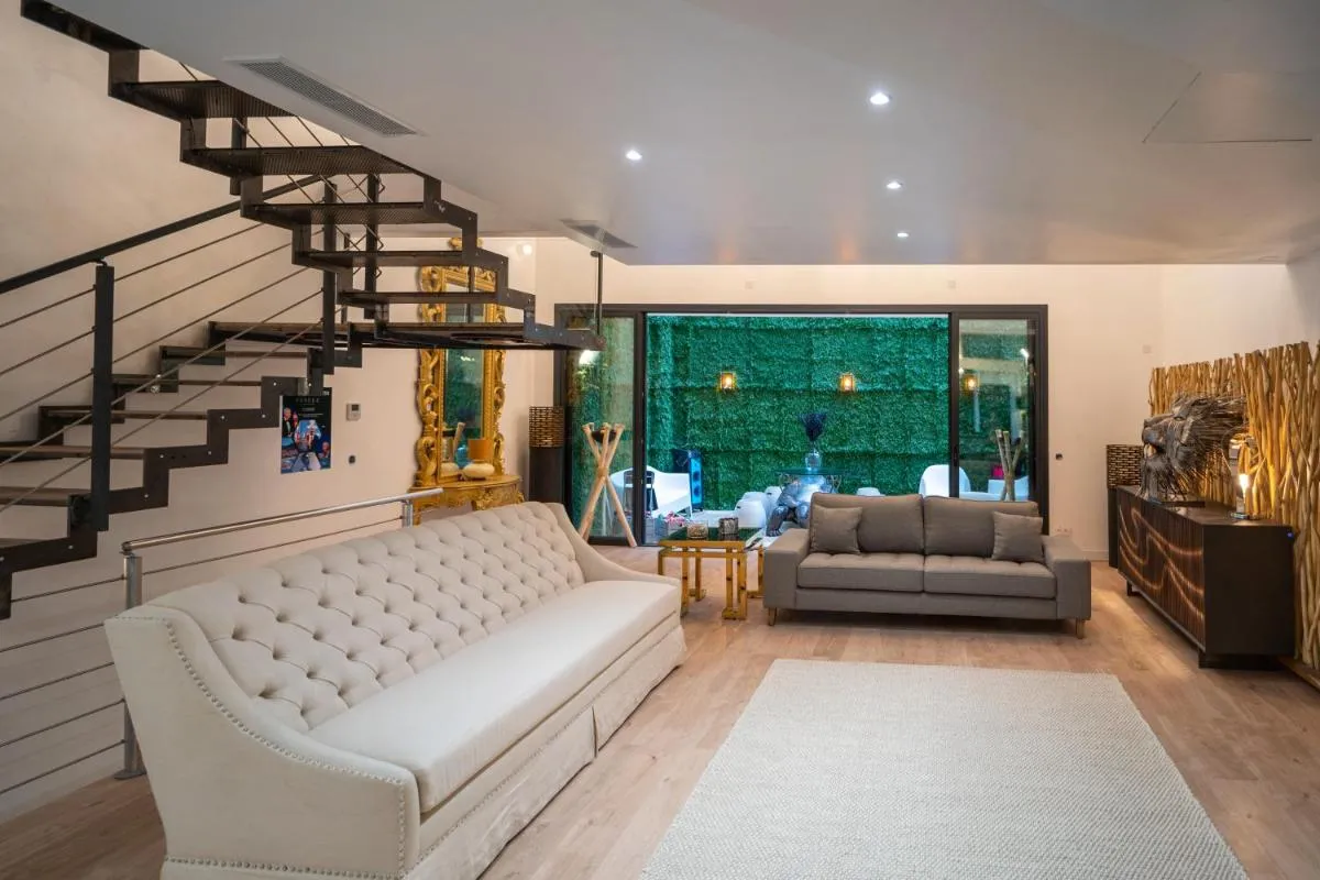 Image 6 of Venue C , Luxury 7 Bedroom Mansion