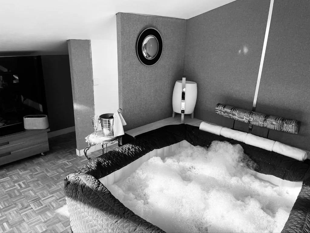 Image 3 of Venue C , Luxury 7 Bedroom Mansion