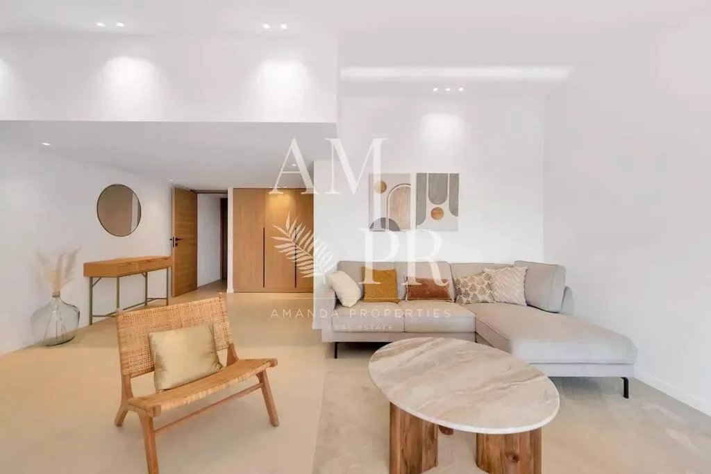 Image 1 of Villa à 18 minutes à pieds de la Croisette et ses plages