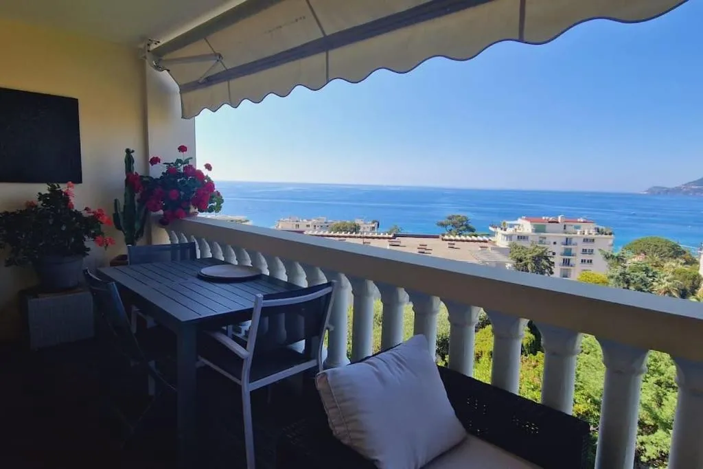 Image 1 of Vue Mer – Plage à pied