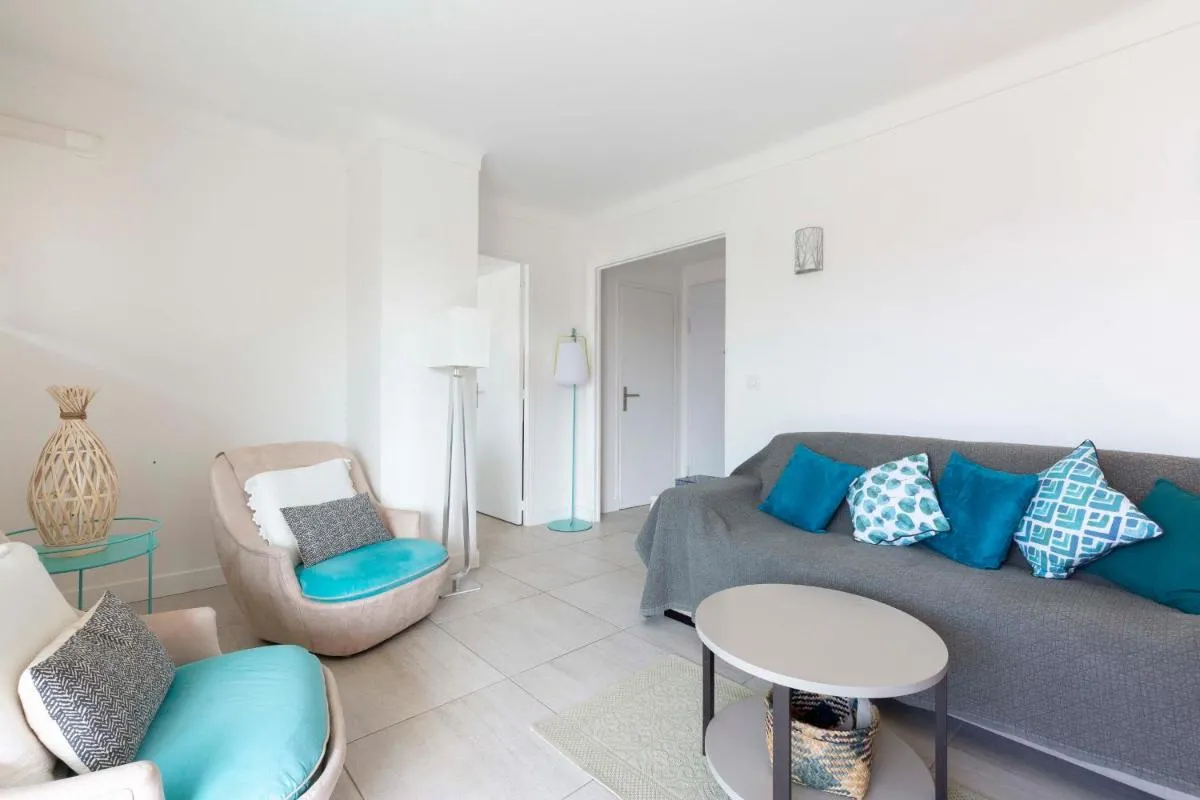 Image 1 of WE CANNES ! Cosy 2-bedroom apartment with terrace Cannes Center