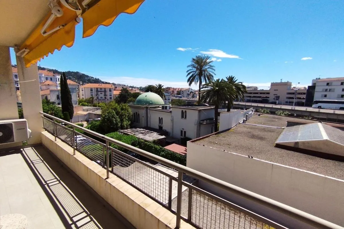Image 6 of WE CANNES ! Cosy 2-bedroom apartment with terrace Cannes Center