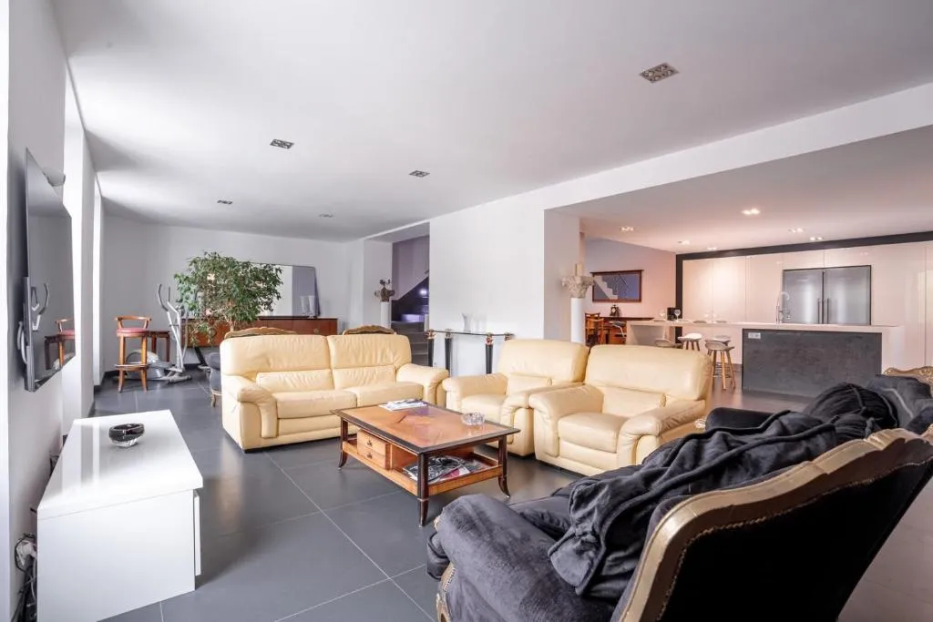 Image 1 of Wonderful apt in Riou – Petit Juas