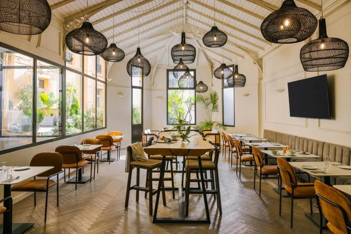 Image 1 of Yelo Lumière powered by Sonder