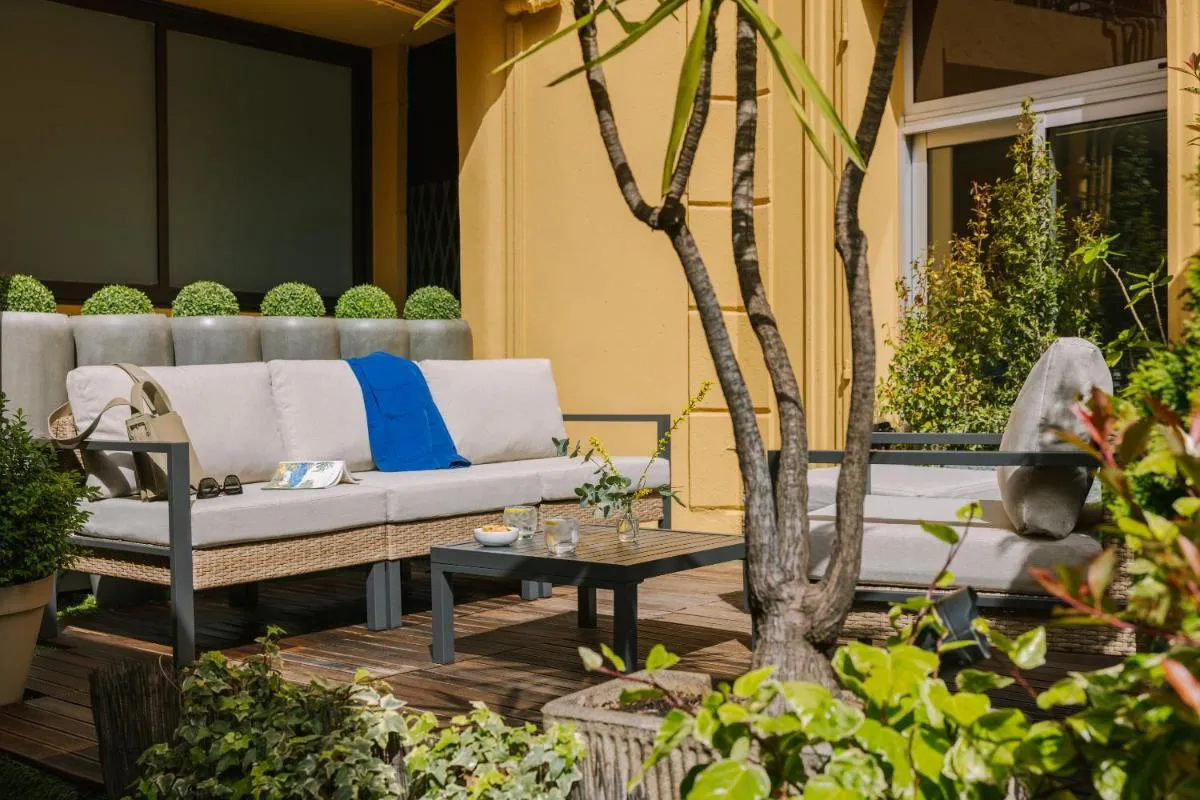 Image 4 of Yelo Lumière powered by Sonder