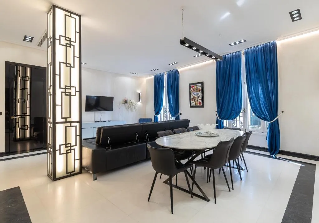 Image of 110 m2 golden square, renovated, 20metres croisette, parking private