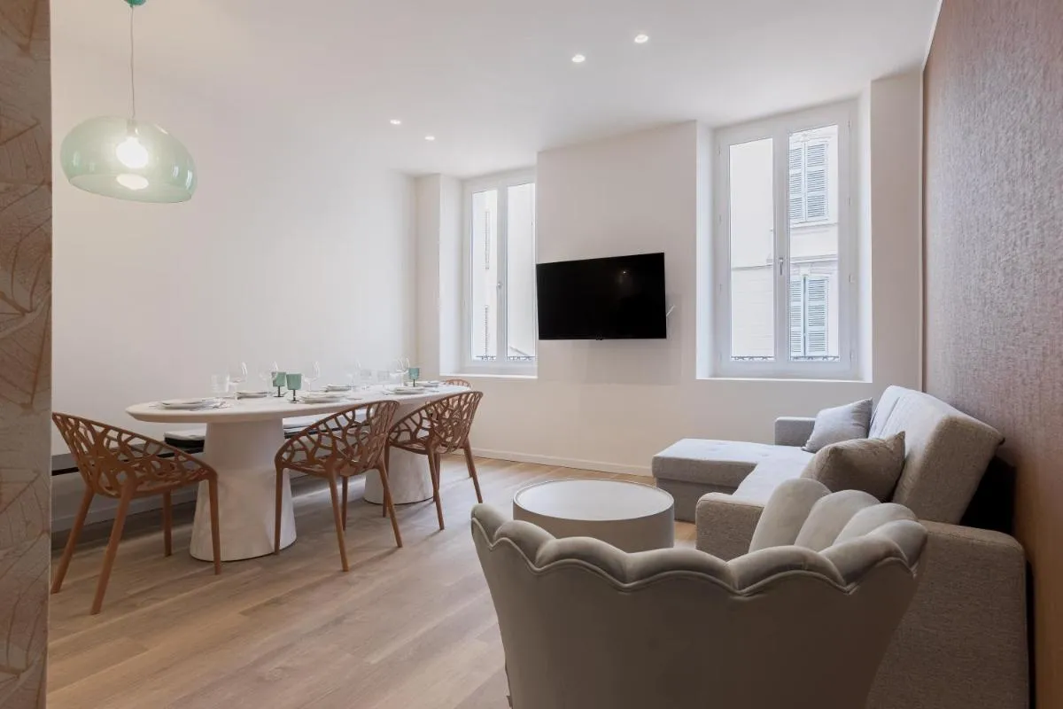 Image 4 of 14 Vagliano – Palais, plage, clim, hyper-centre