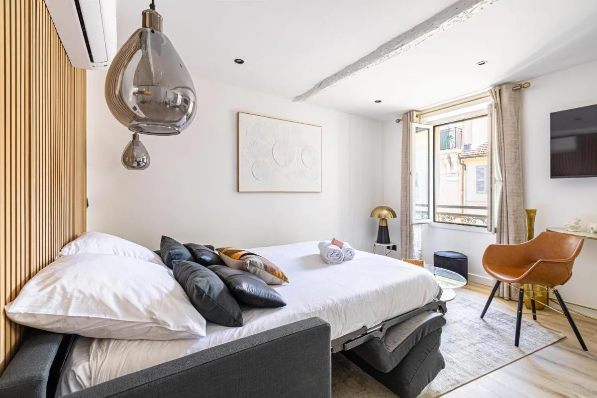 Image 1 of 15 RIOUFFE – Splendide appartement 6 couchages à 50m à pieds du Palais