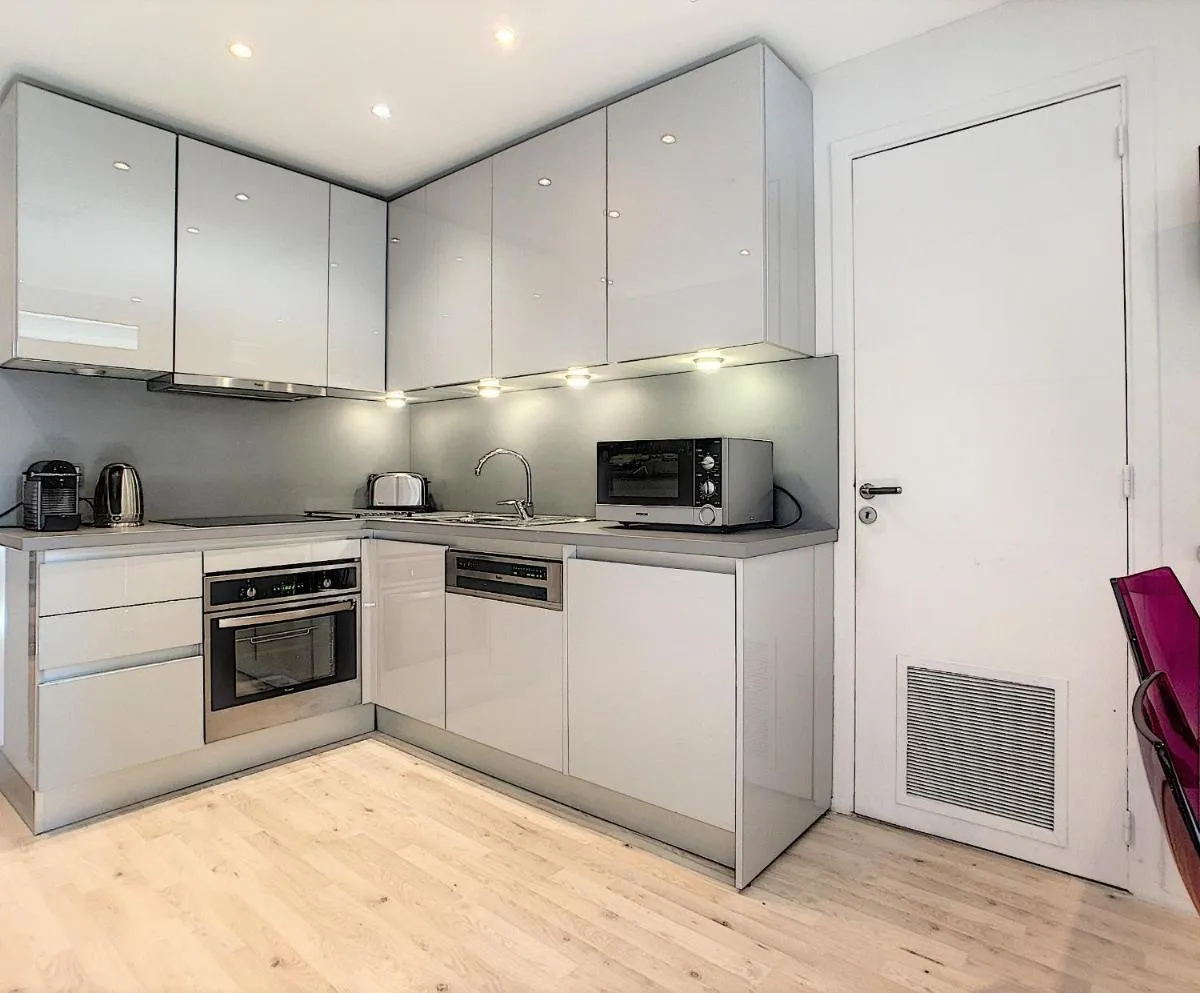 Image 3 of 24 Août Sucquet