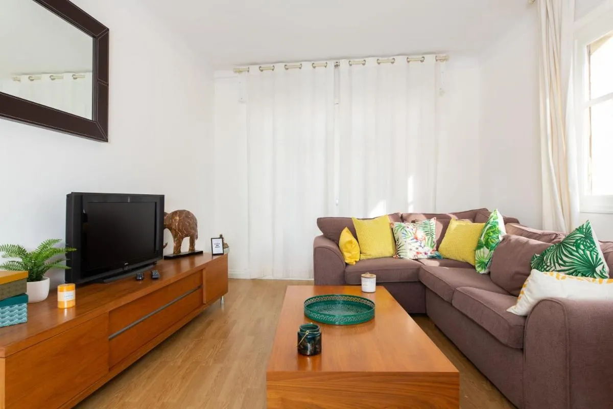 Image 5 of 2-Br Apartment 2 min from the Beaches