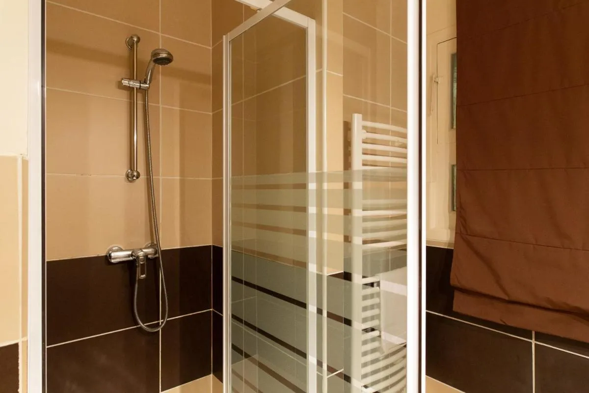 Image 4 of 2-Br Apartment 2 min from the Beaches