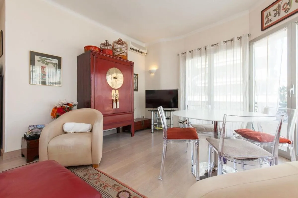 Image 4 of 2-Br Apartment in City Center