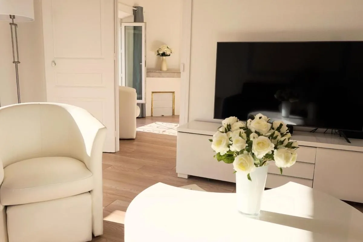 Image 5 of 2-Br City center near Croisette & Palais