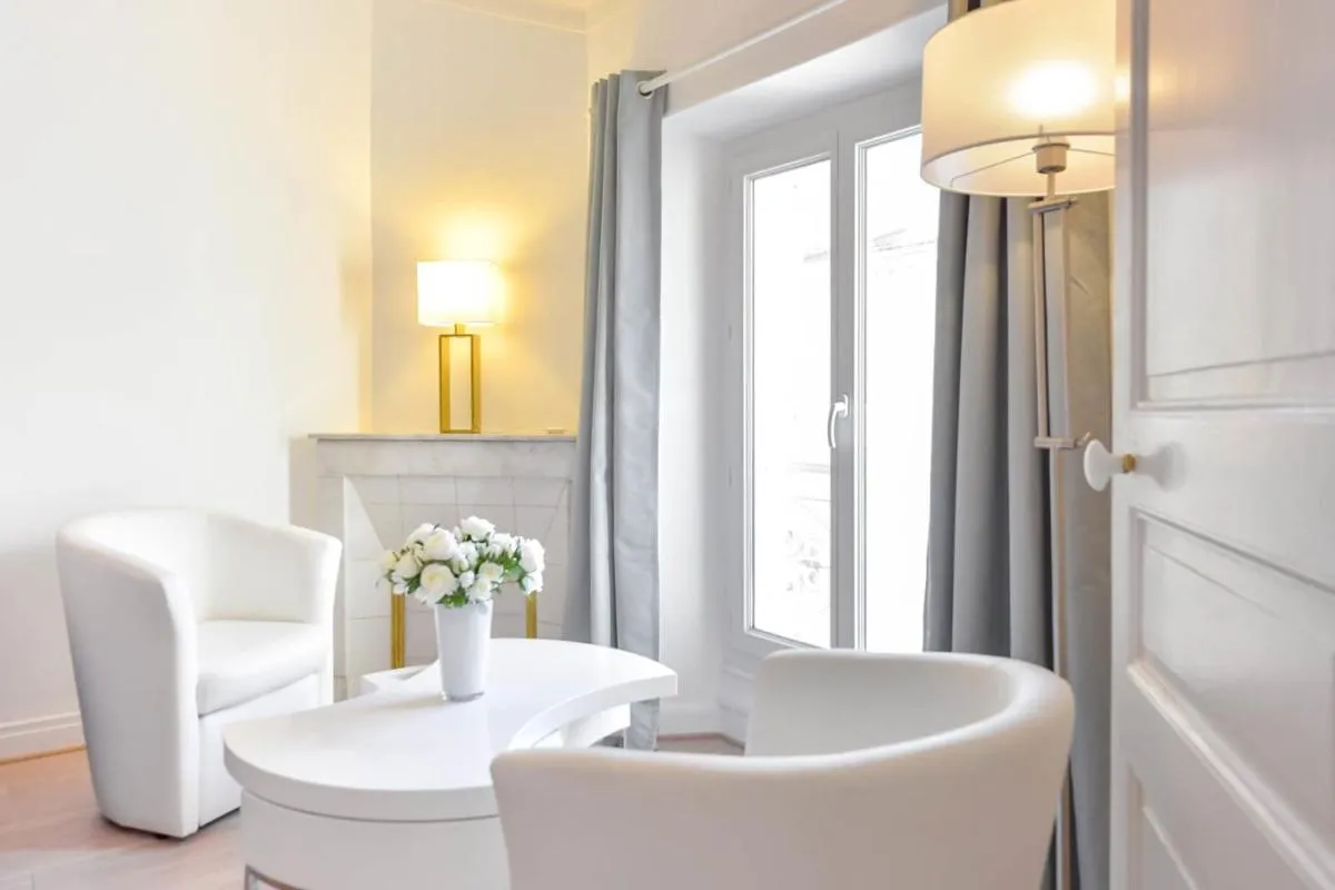 Image 3 of 2-Br City center near Croisette & Palais