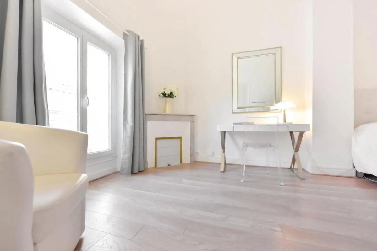 Image 6 of 2-Br City center near Croisette & Palais