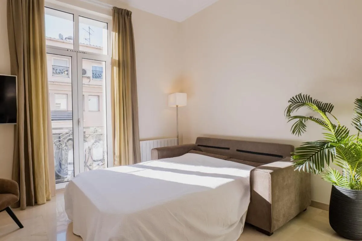 Image 2 of 2-Br steps from the Palais des Festivals