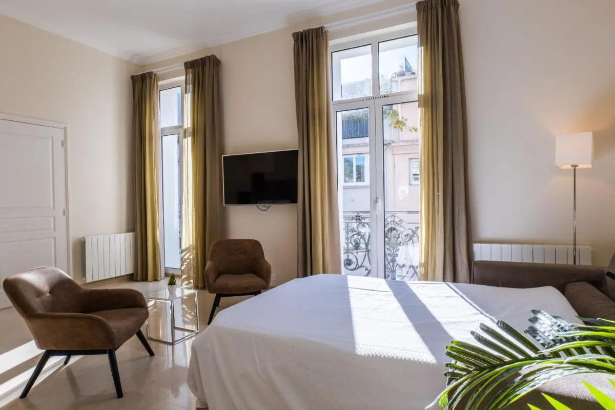 Image 3 of 2-Br steps from the Palais des Festivals