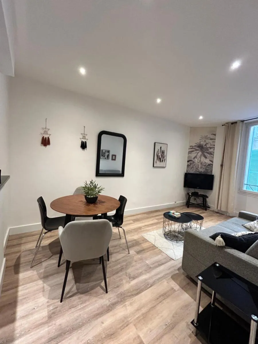 Image 3 of 2P Rénové en 2025 -Cannes centre- Palais des festivals –