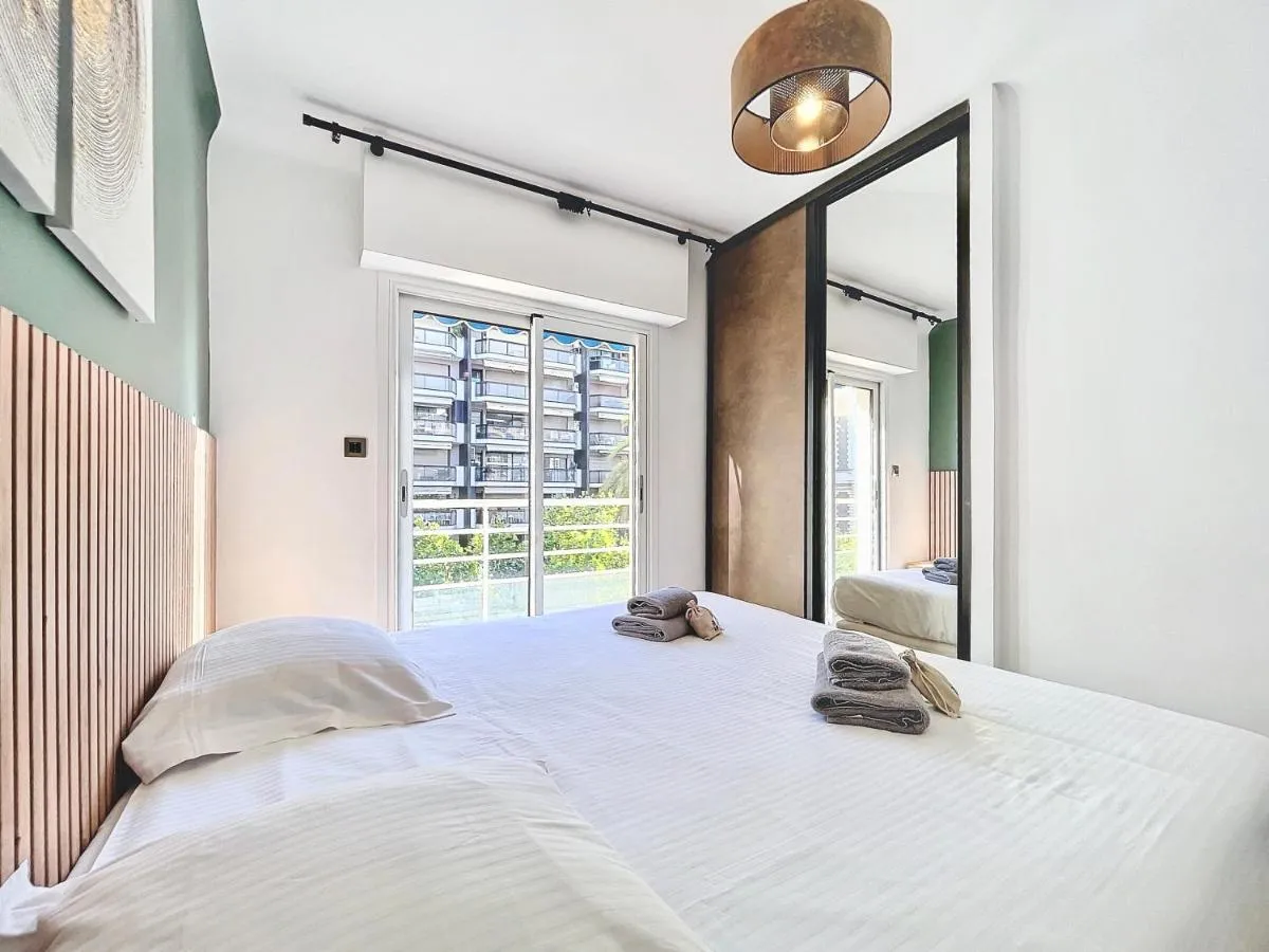 Image 1 of 2 BR Croisette balcony & sea view Olam Properties