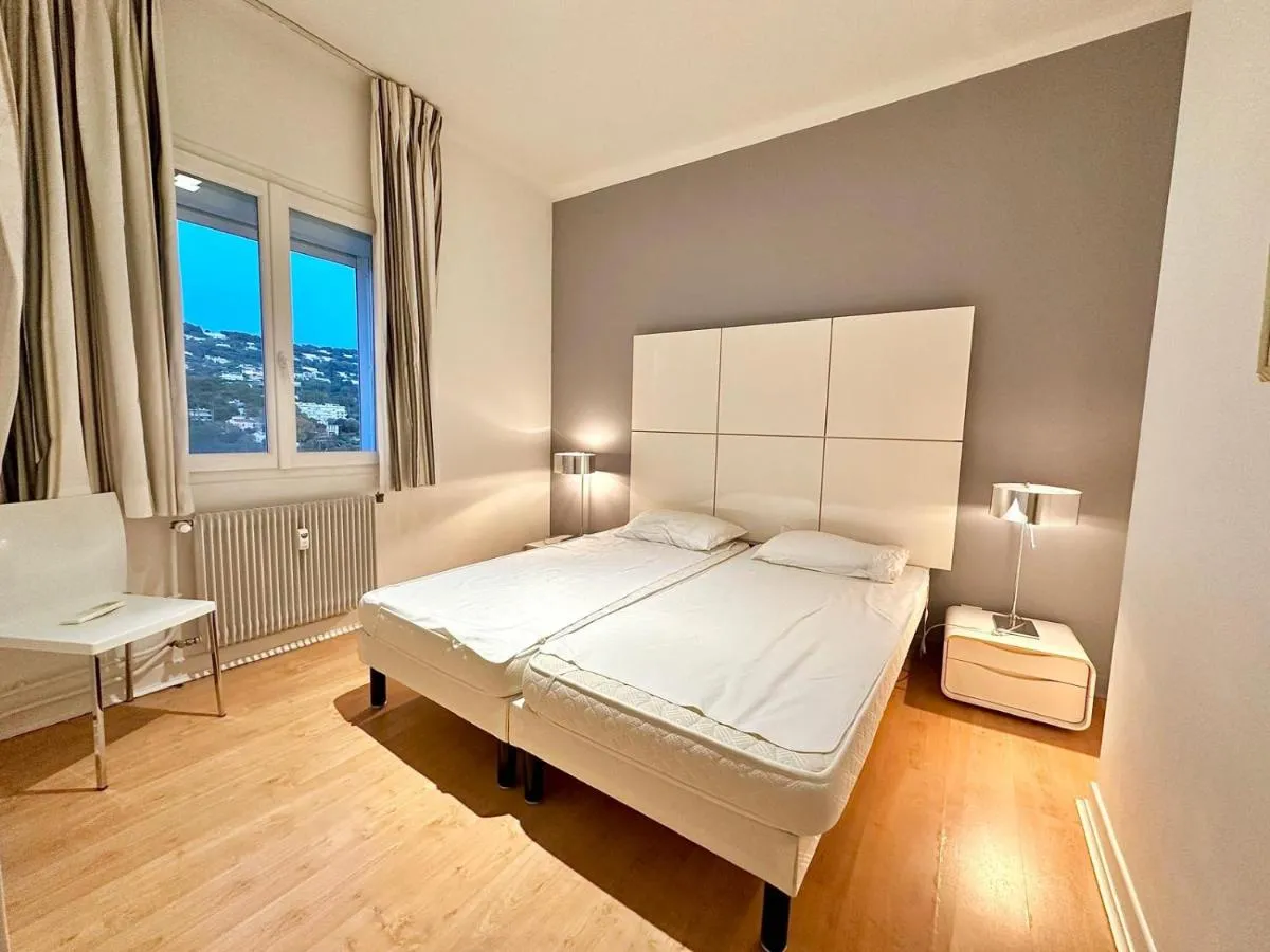 Image 1 of 2 Bedroom Sea View Gallia Centre Cannes parking