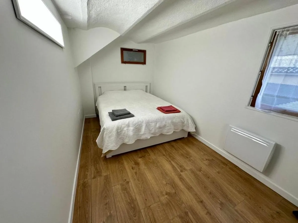 Image 1 of 2 Bedrooms appartement entièrement rénové Cannes – 200m de la plage