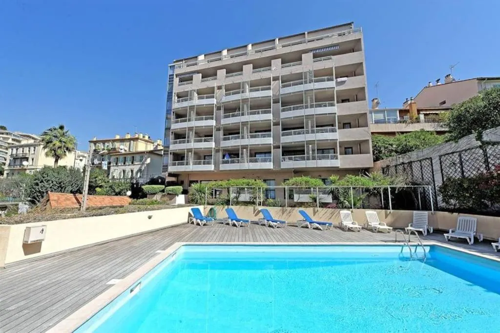 Image 1 of 2 pièces avec piscine, 150 m de la plage.