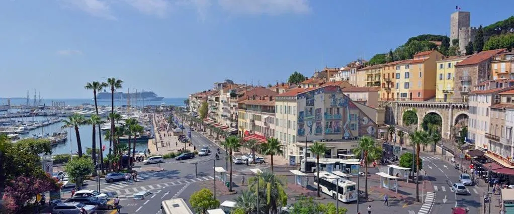 Image 6 of 2 pièces avec piscine, 150 m de la plage.