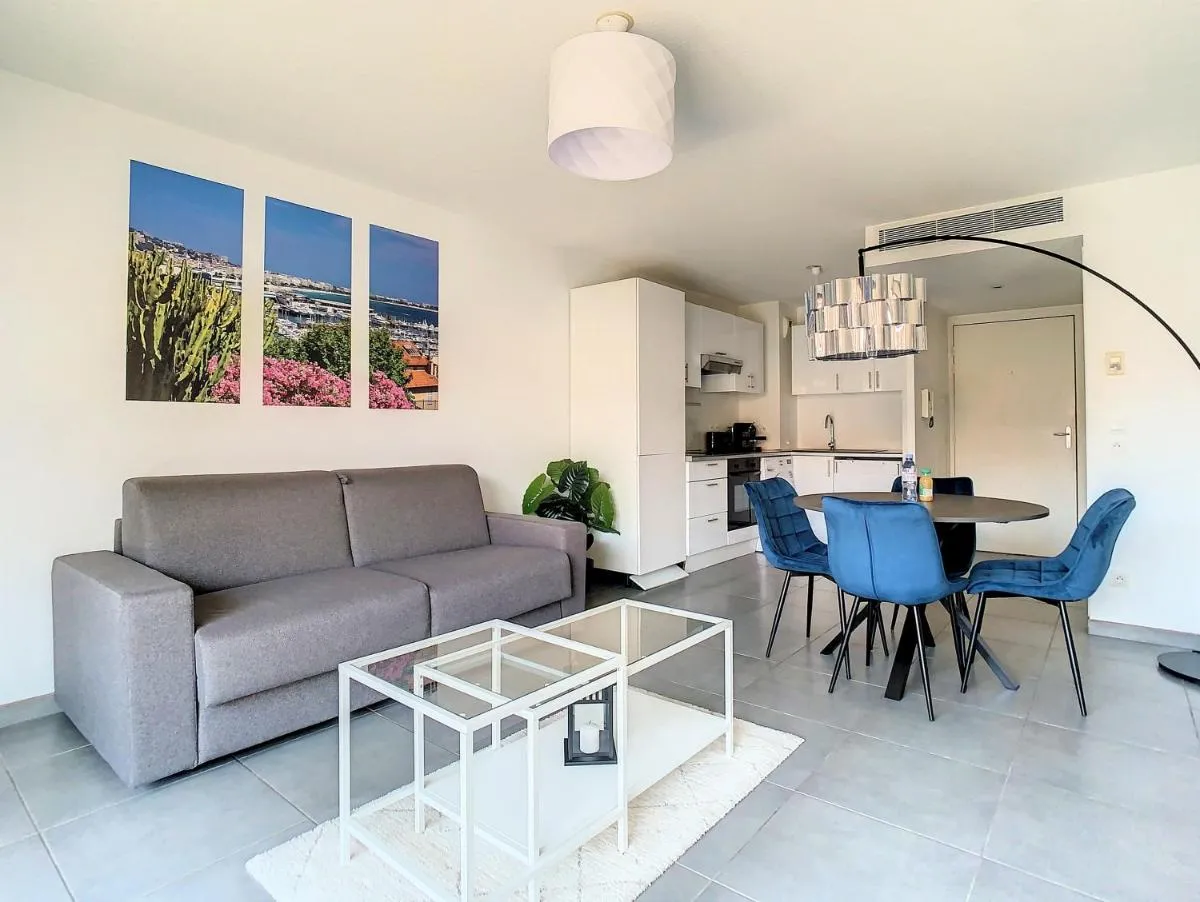 Image 2 of 2p Cannes centre-ville Terrasse