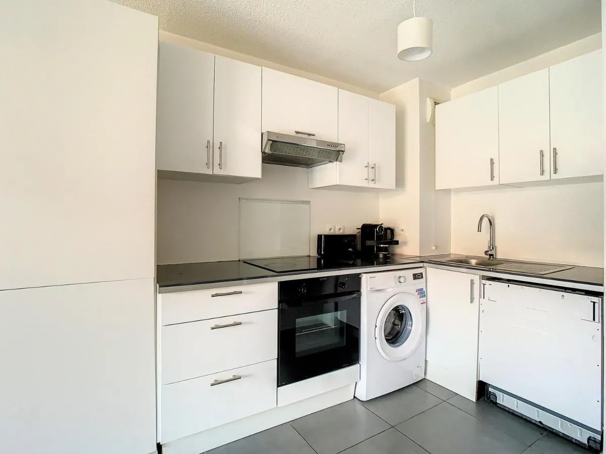 Image 4 of 2p Cannes centre-ville Terrasse