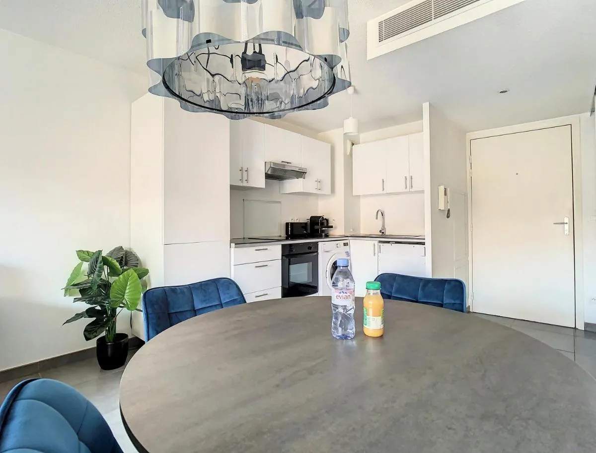 Image 3 of 2p Cannes centre-ville Terrasse