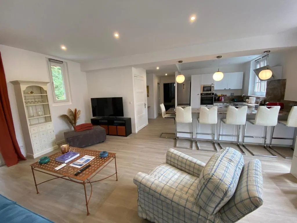 Image of 3P calme en RDJ – Quiet 2 BR with large terrace