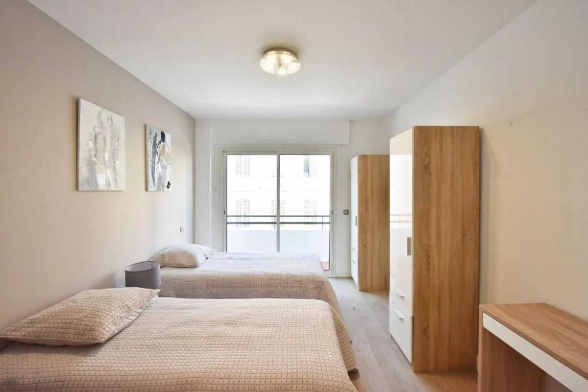 Image 5 of 3-Room Apartment in the Heart of Cannes