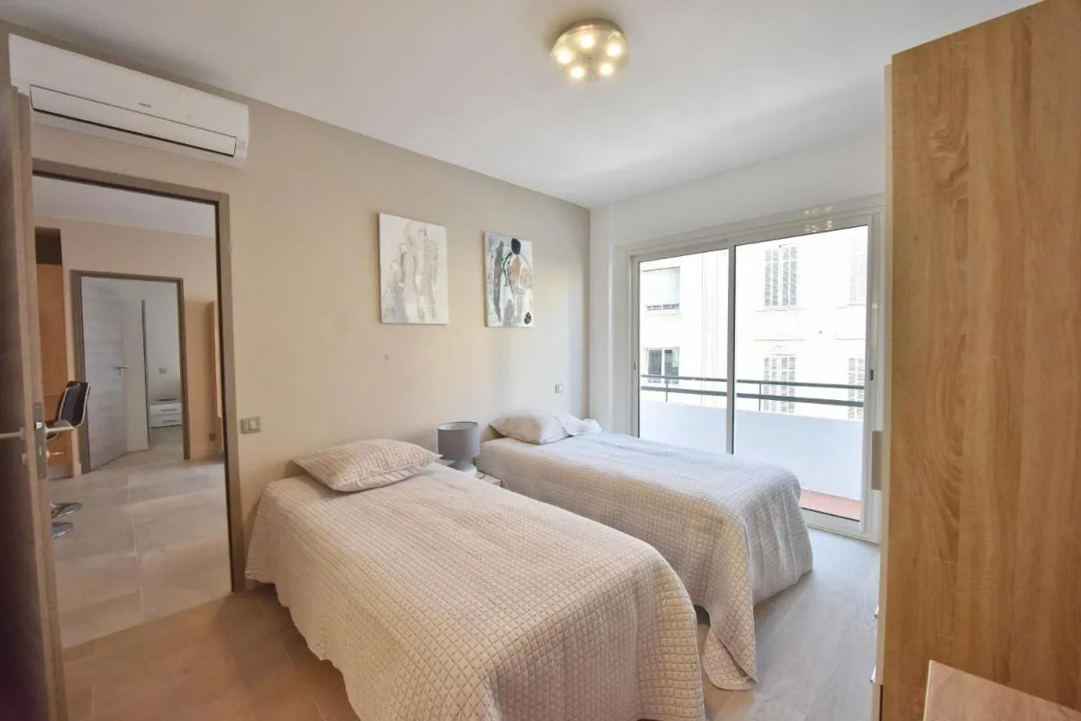 Image 6 of 3-Room Apartment in the Heart of Cannes