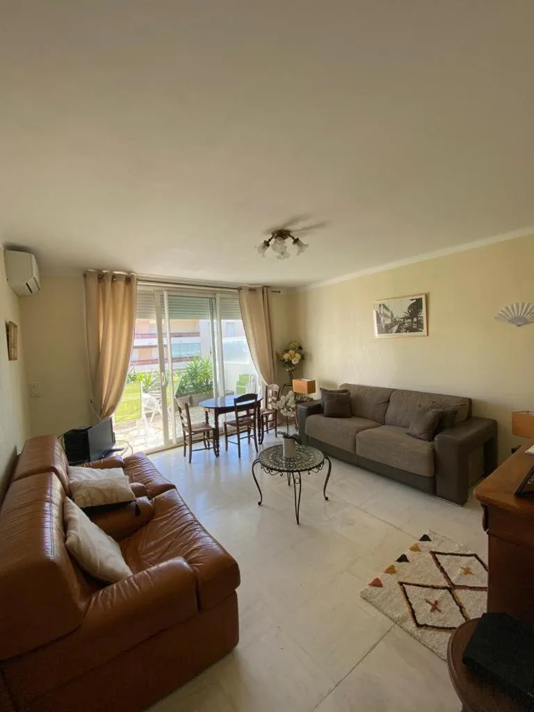 Image 1 of 3 Pièces avec grande terrasse