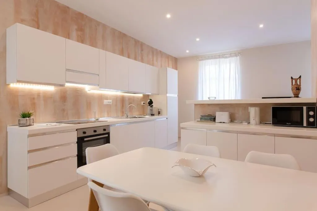 Image of 3 ROOMS – DOWNTOWN CANNES – 2 MIN FROM PALAIS Festivals