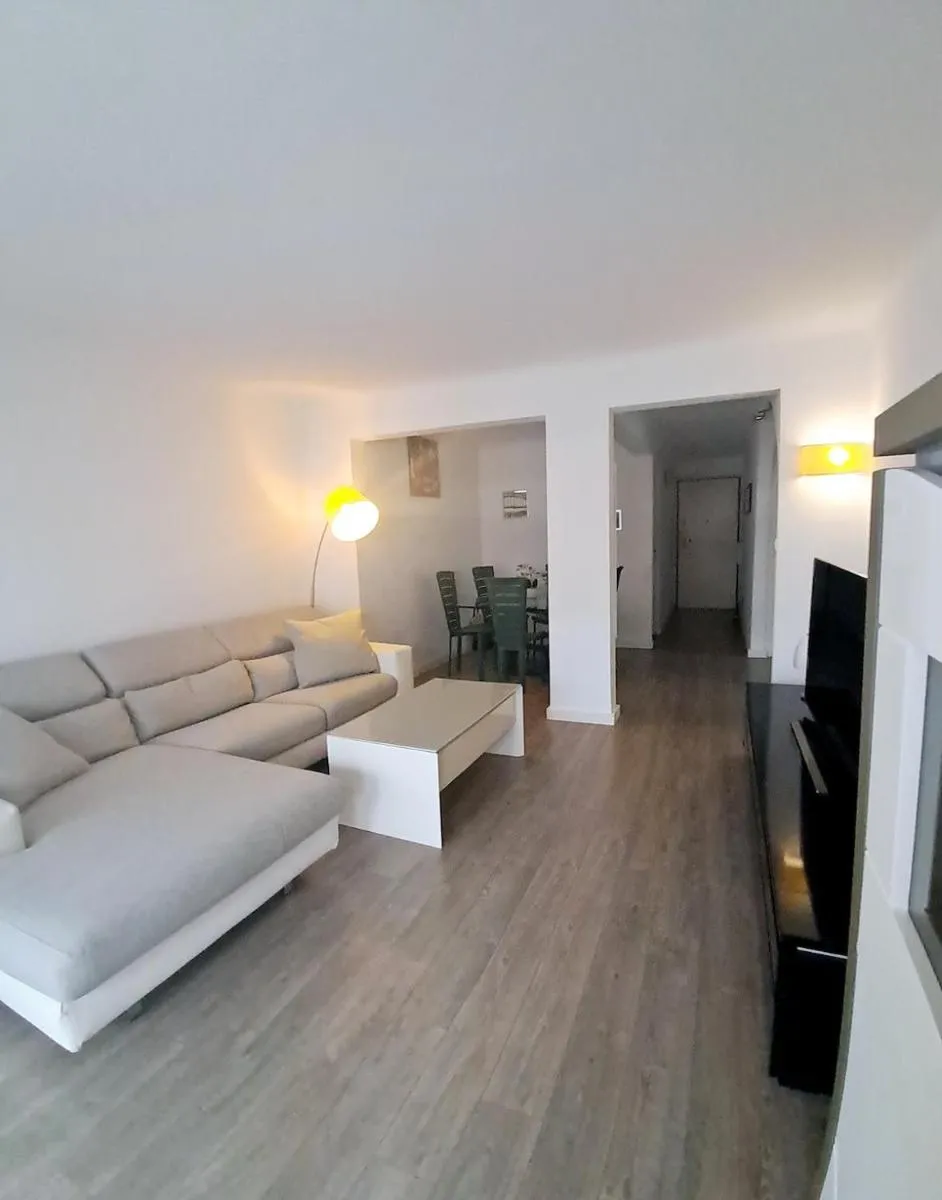 Image 3 of 4 – Person Apartment with Sea View terrace