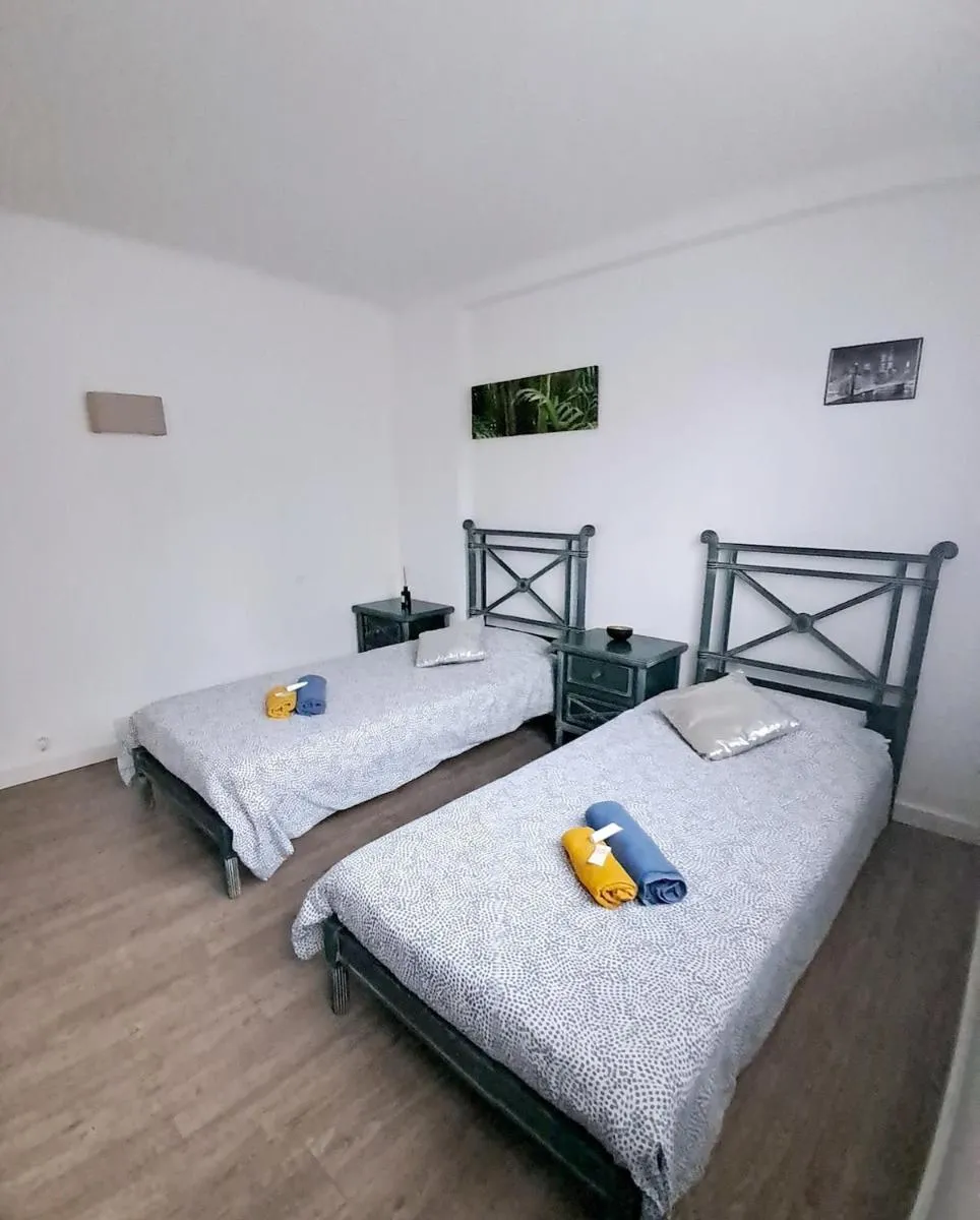 Image 1 of 4 – Person Apartment with Sea View terrace