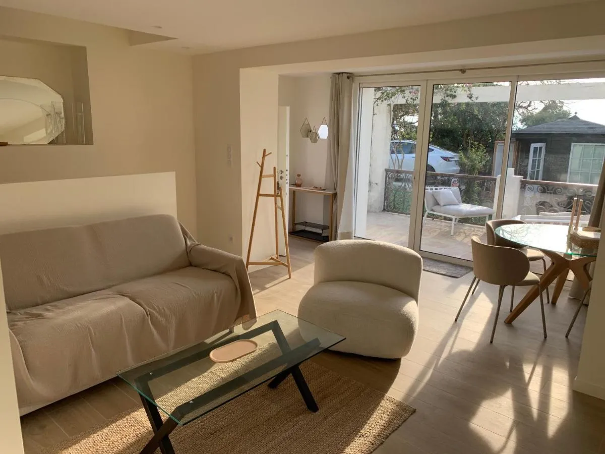 Image 2 of 55m2 Charmante maison mitoyenne, jardin, parking