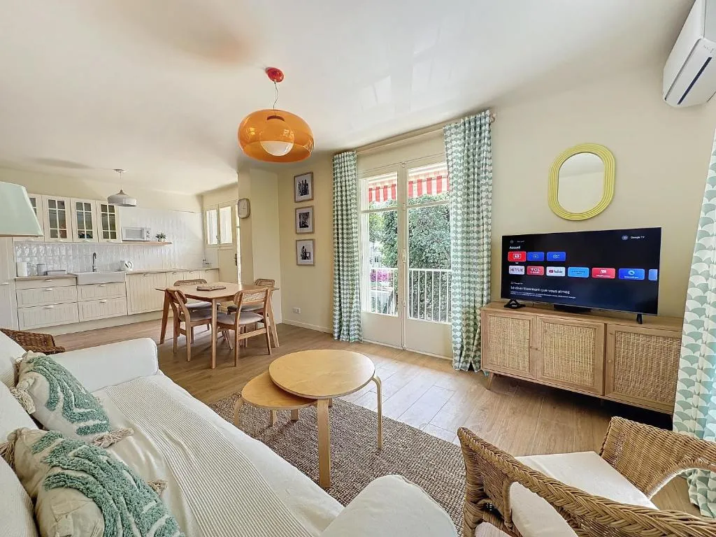 Image of 63m2 Grande Terrasse, Climatisation & Parking, 2BR