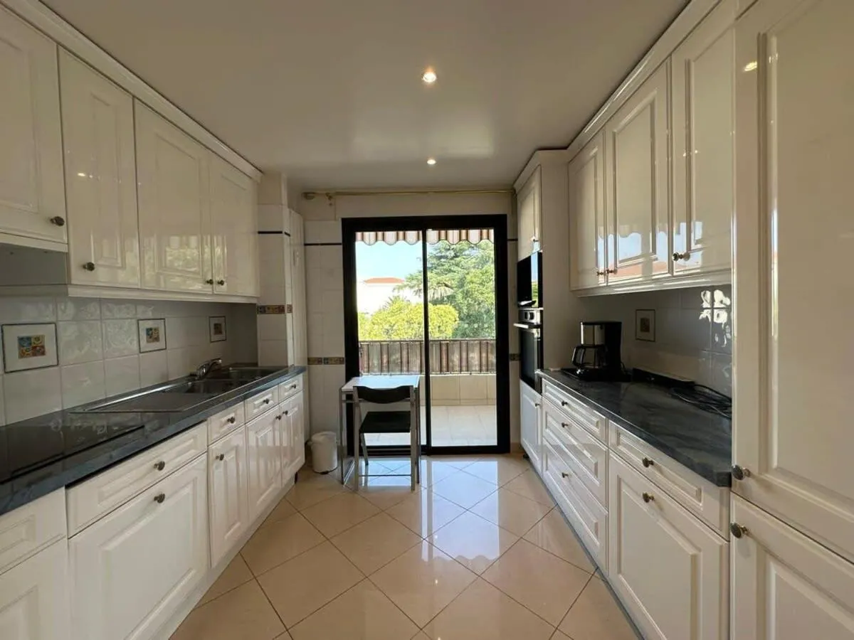 Image 3 of A003-Magnifique appartement proche du centre de Cannes