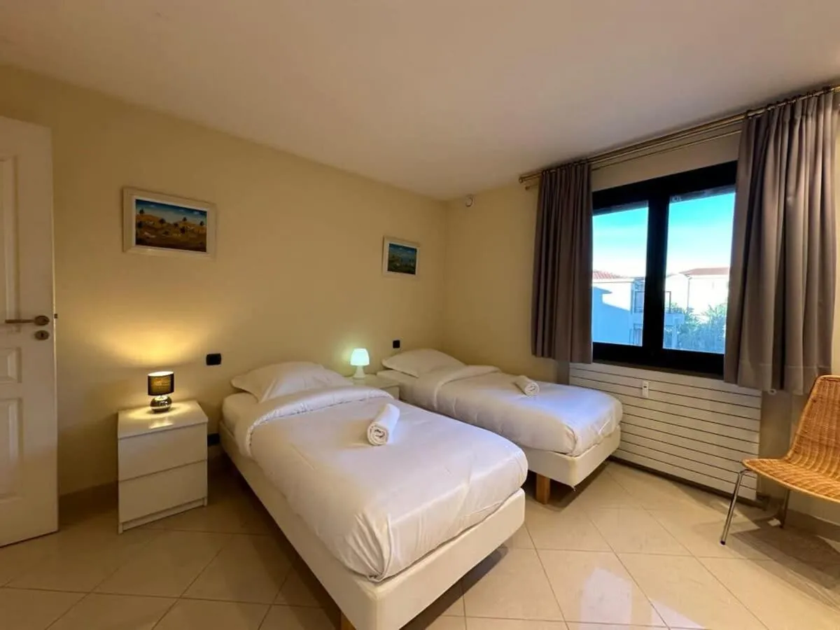 Image 1 of A003-Magnifique appartement proche du centre de Cannes