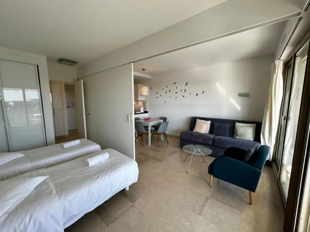 Image 6 of A018-Large studio with sea view swimming pool garage