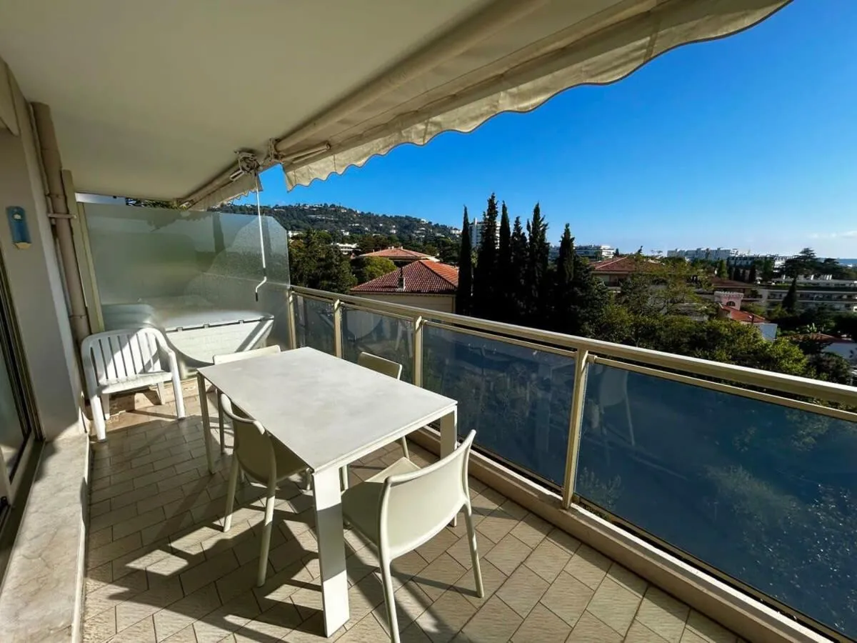 Image 5 of A018-Large studio with sea view swimming pool garage